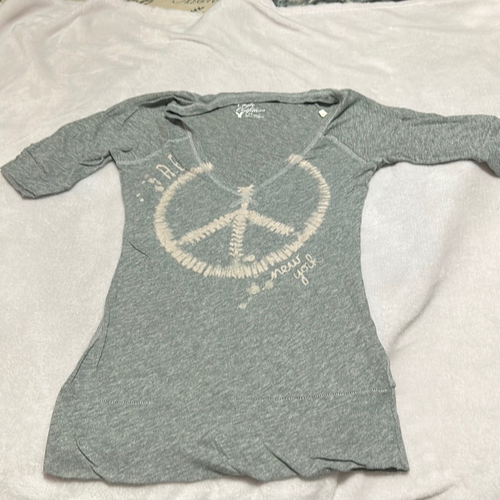 American Eagle Outfitters Gray Short Sleeve Tee